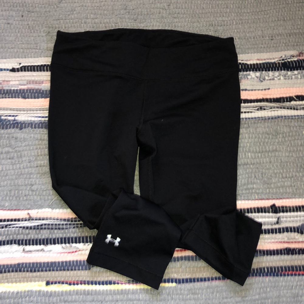 Women’s cropped Under Armour leggings